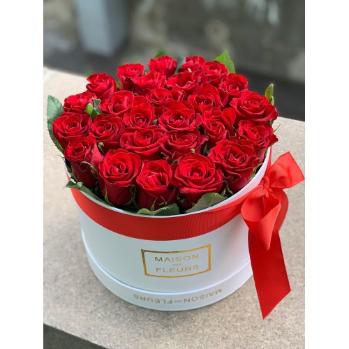 Купить на заказ 25 красных роз в коробке с доставкой в Шахтинске
