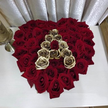 Розы в коробке "Первая буква" Розы в коробке "Первая буква"
