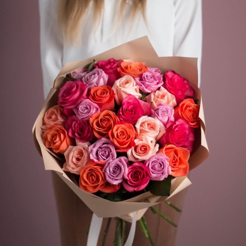 Купить на заказ Букет из 25 роз (микс) с доставкой в Шахтинске