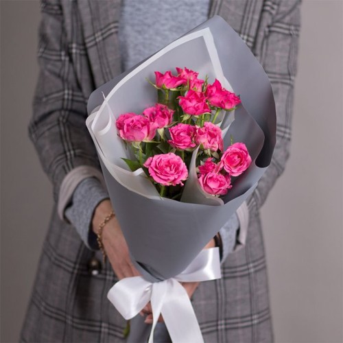 Купить на заказ Букет из 3 кустовых роз с доставкой в Шахтинске